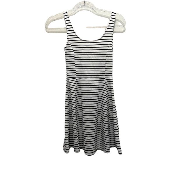 H&M Dresses & Skirts - Divided H&M Sleeveless Fit & Flare Women’s Dress Striped Navy Blue White Size 2